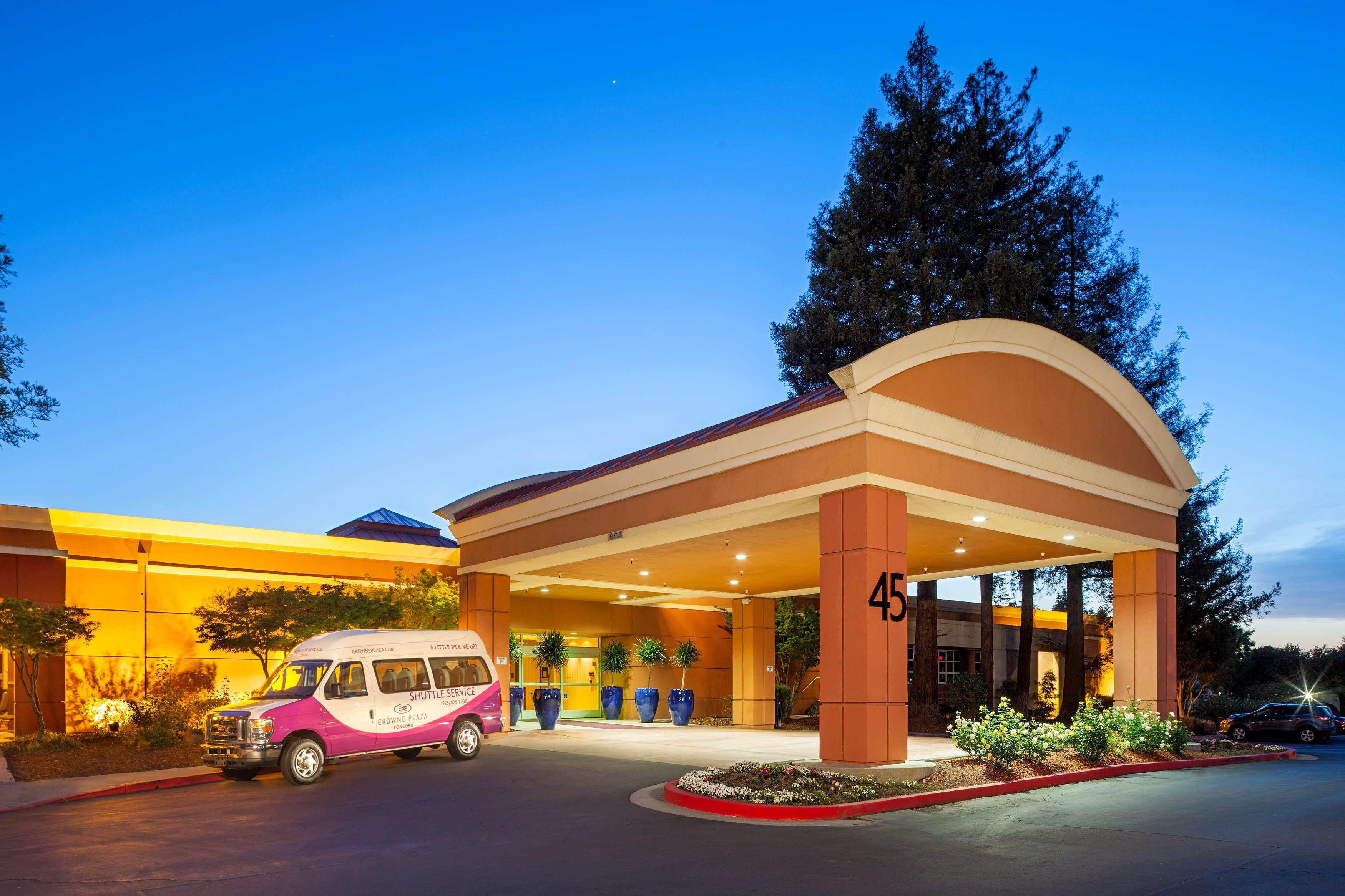 Concord Plaza Hotel Exterior foto
